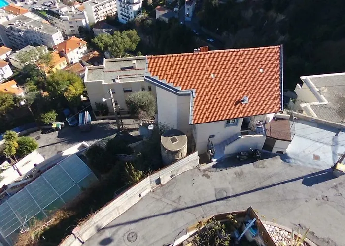 Apartamento Maison / Le Piol *